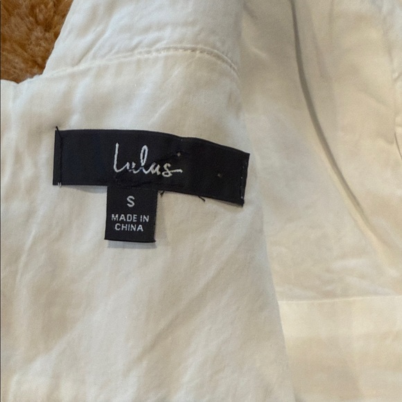 Lulu's Ivory Textured V-Neck Crop Top - Picture 3 of 4